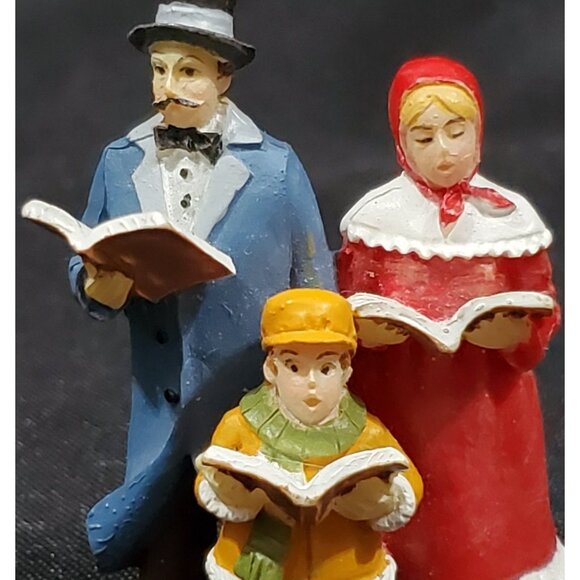 CAROLING FAMILY plastic Christmas Village small scale accessory figure figurine - Picture 3 of 11